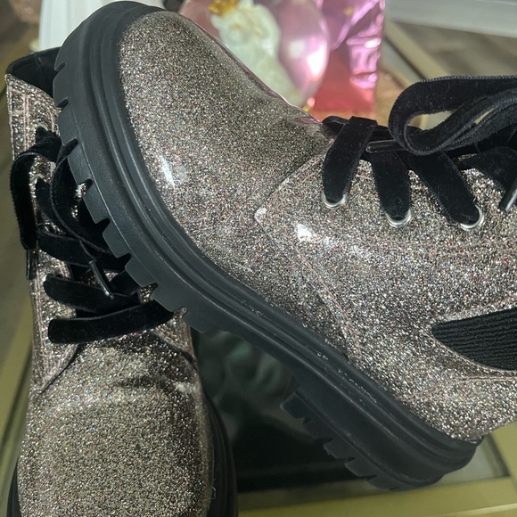 Primark Sparkly Kids Boots - Picture 3 of 7